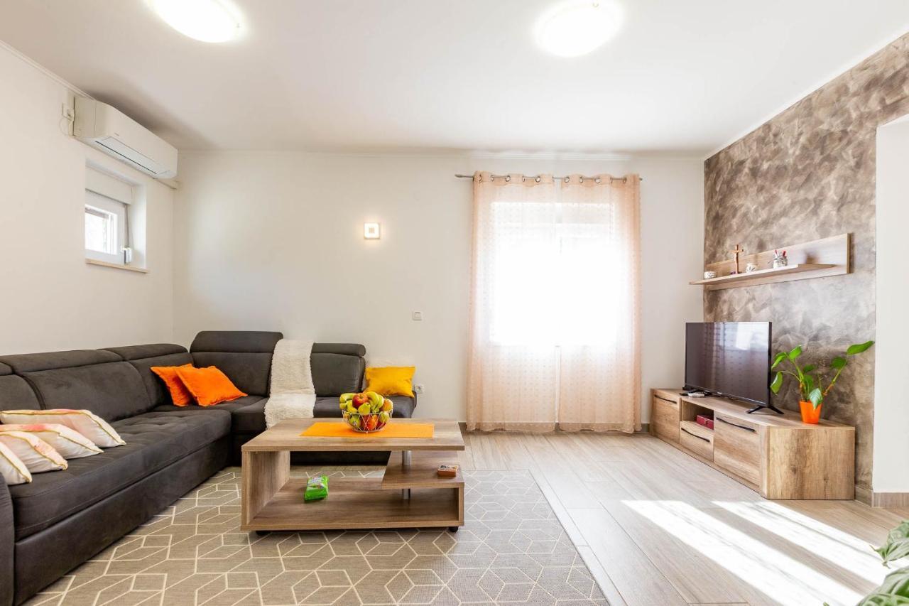 Chubi 2br Parking Terrace Bbq Vegetable Garden Apartament