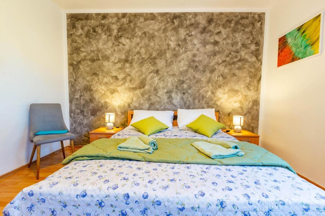 Apartament Chubi 2br Parking Terrace Bbq Vegetable Garden