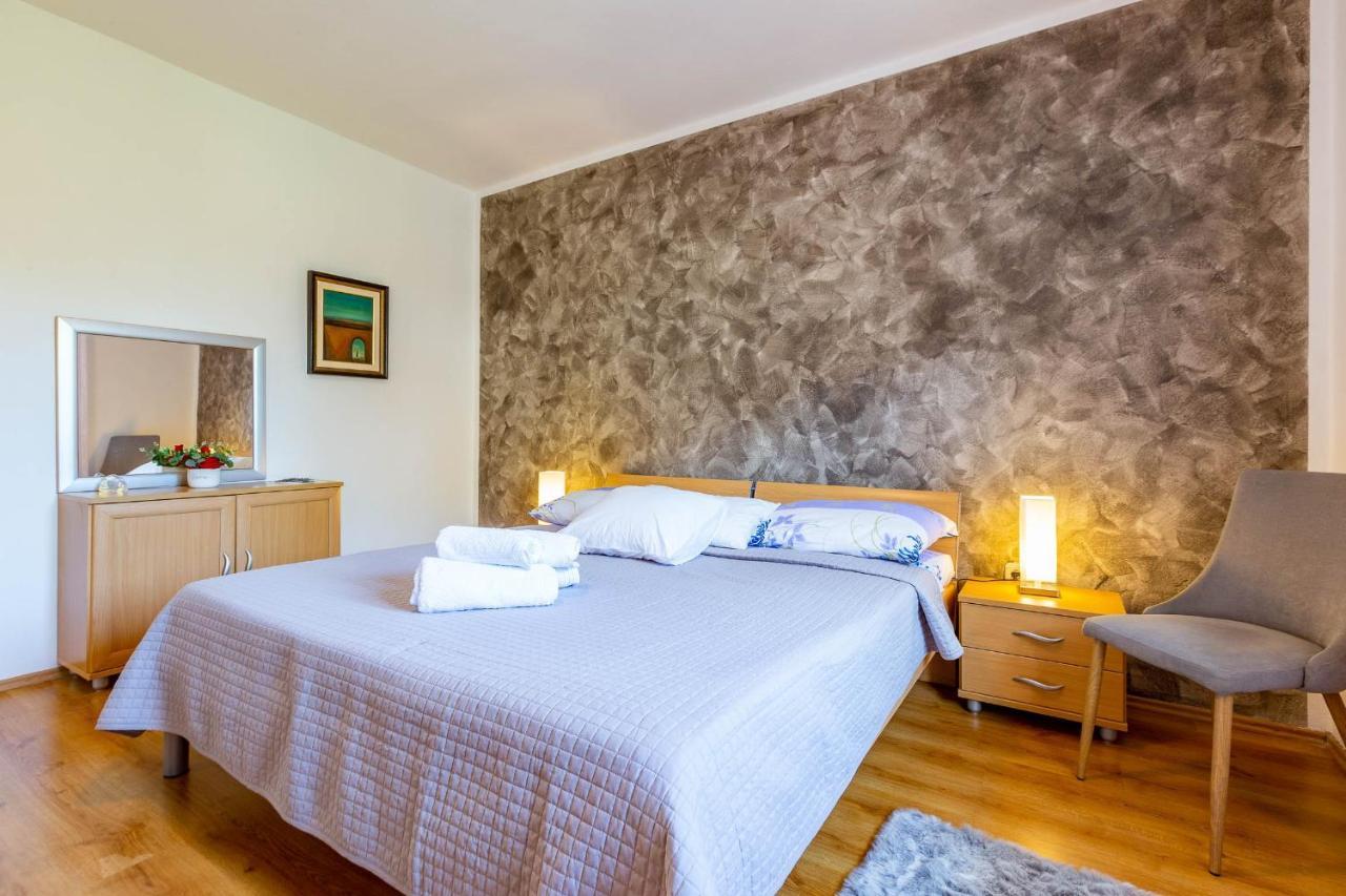 Chubi 2br Parking Terrace Bbq Vegetable Garden Apartament Zadar