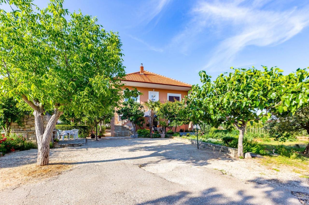 Apartament Chubi 2br Parking Terrace Bbq Vegetable Garden *