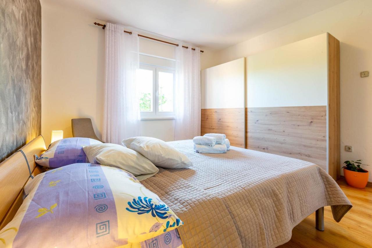 Apartament Chubi 2br Parking Terrace Bbq Vegetable Garden