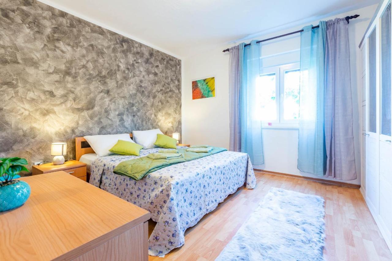 Apartament Chubi 2br Parking Terrace Bbq Vegetable Garden *