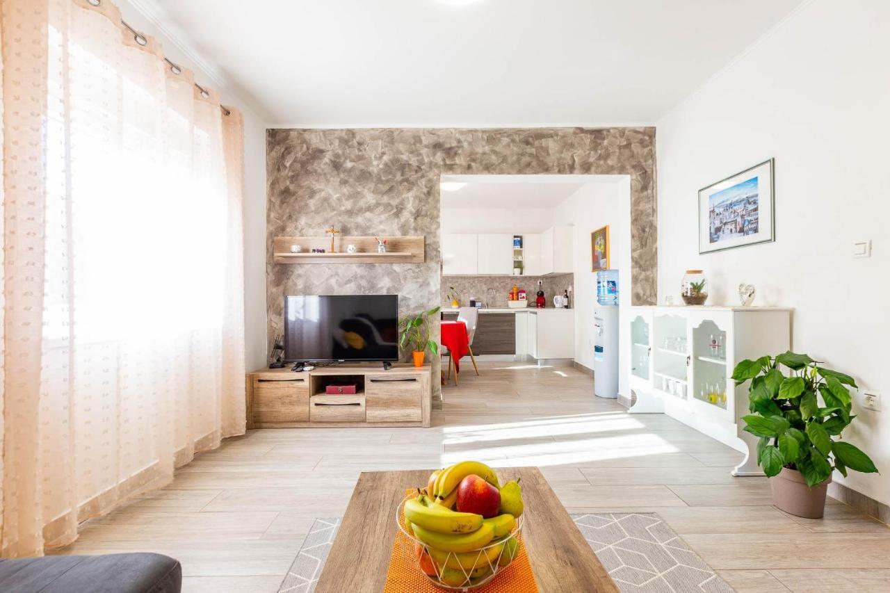 Apartament Chubi 2br Parking Terrace Bbq Vegetable Garden Zadar